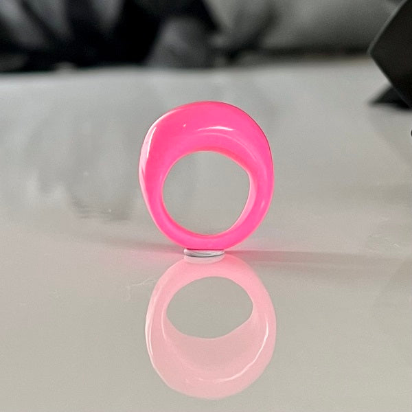 Chunky ring neon pink