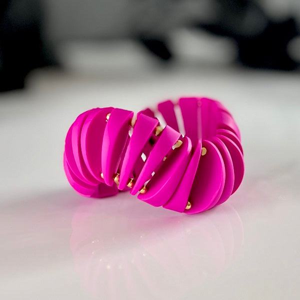 Chunky segmented hot pink bracelet wavy 