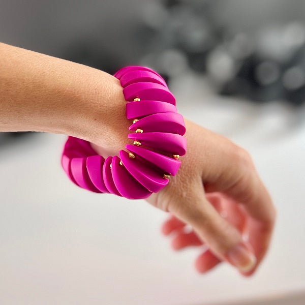 Chunky segmented hot pink bracelet wavy 