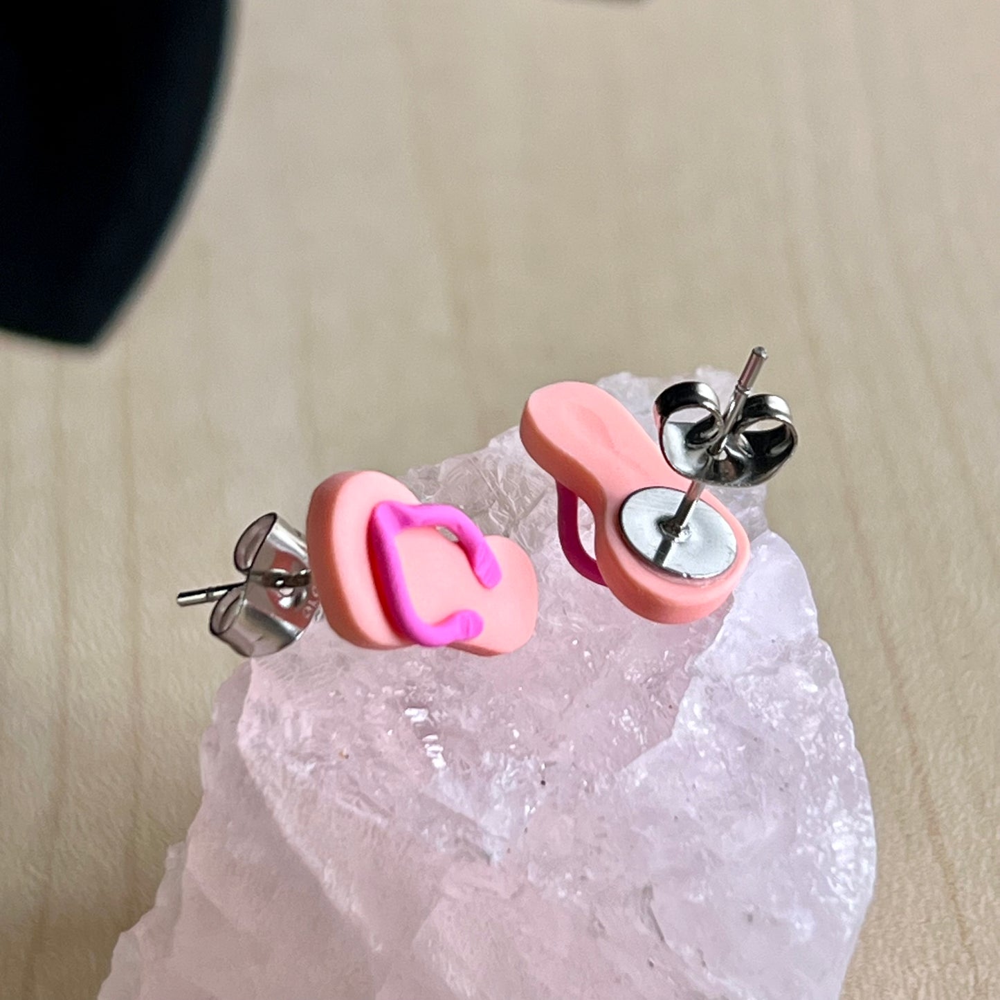 Thongs / flip flops studs, peach with pink, handmade earrings
