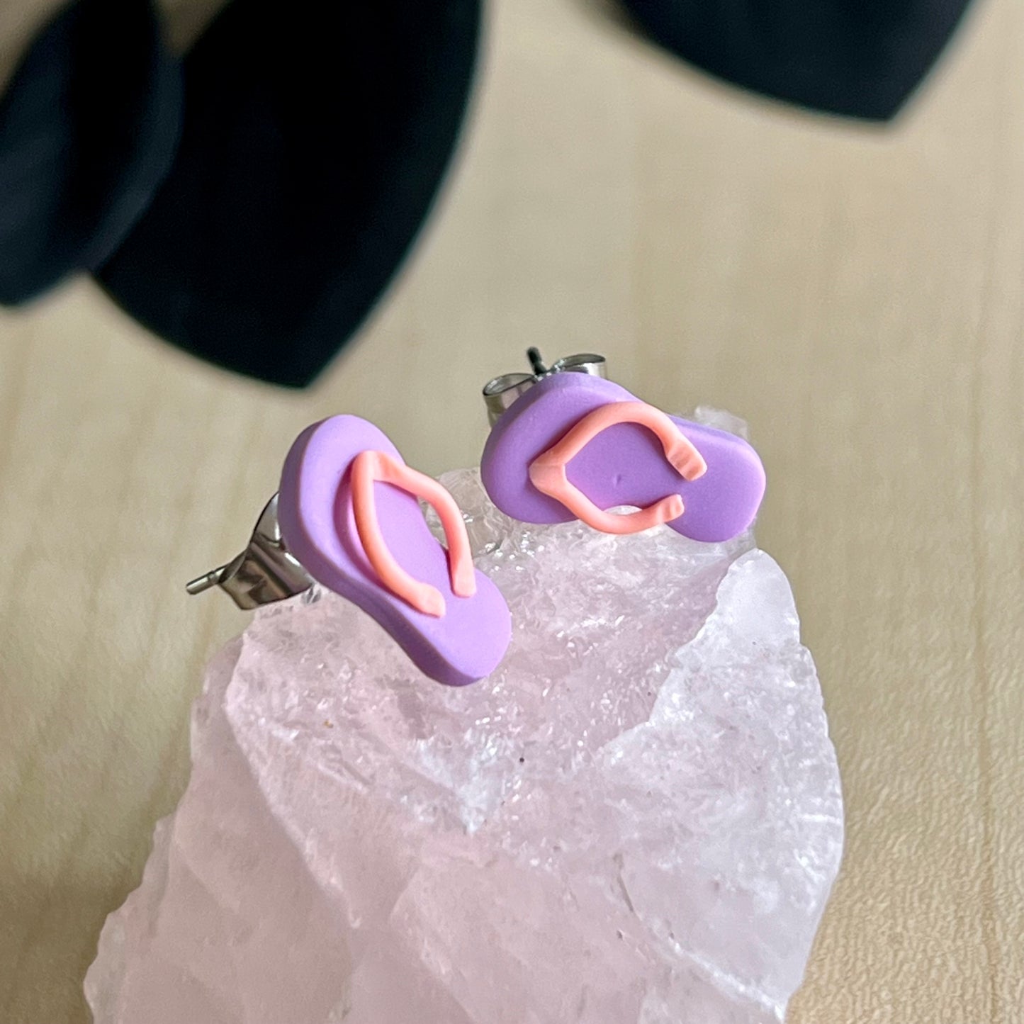 Thongs / flip flops studs, light purple with peach, handmade earrings