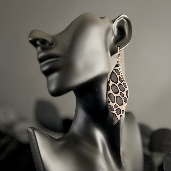 Large dangle earrings brown giraffe