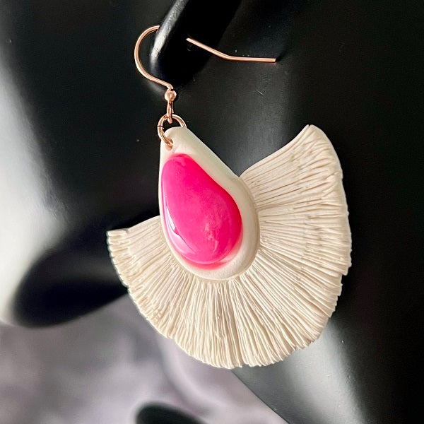 Large macrame earrings white and pink