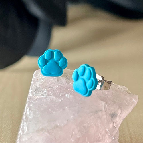 Stud earrings paw prints