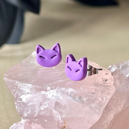 Small cat stud earrings purple