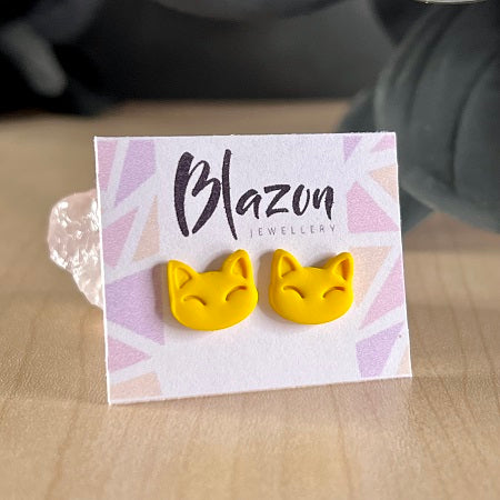 Stud earrings cat yellow