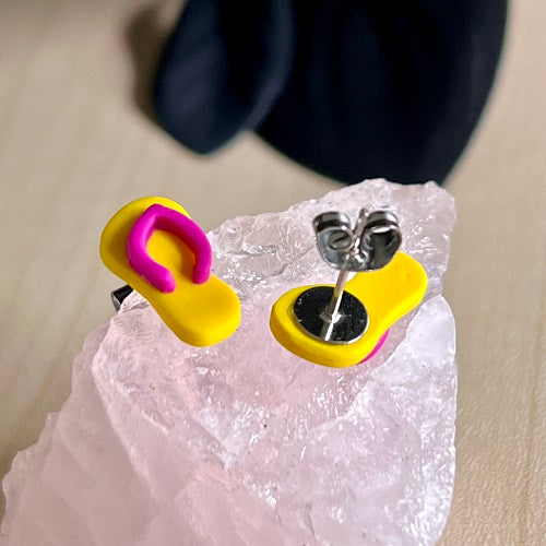 stud earrings thongs yellow