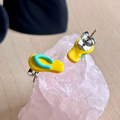 stud earrings thongs yellow