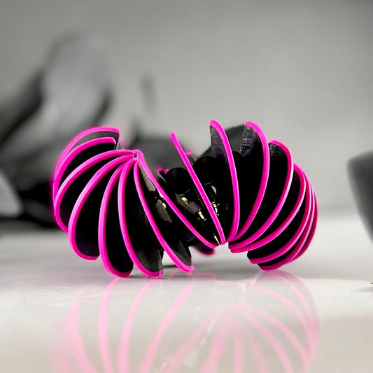 pink black stretch wavy bracelet