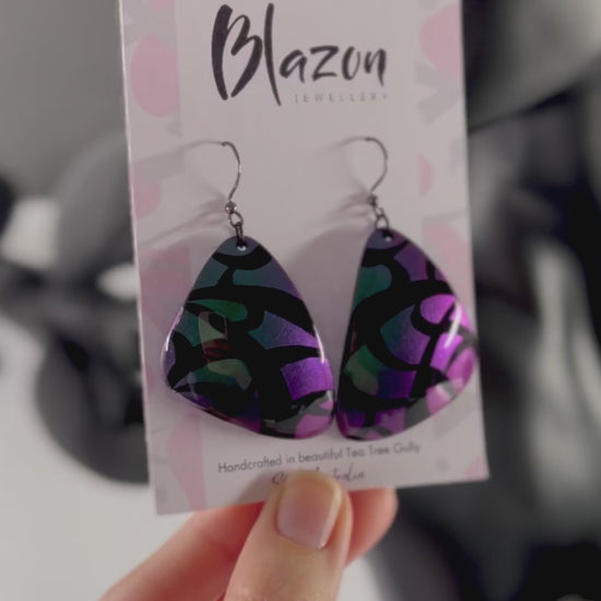 triangle earrings chameleon green-purple