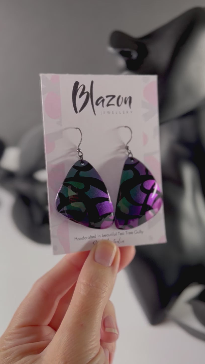 triangle earrings chameleon green-purple