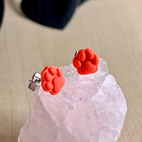 Stud earrings paw prints