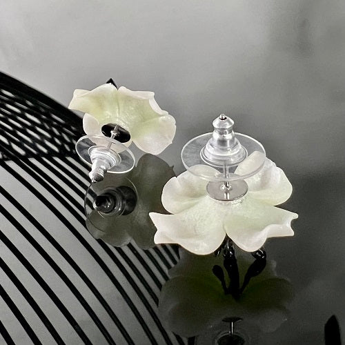 stud earrings white flower green